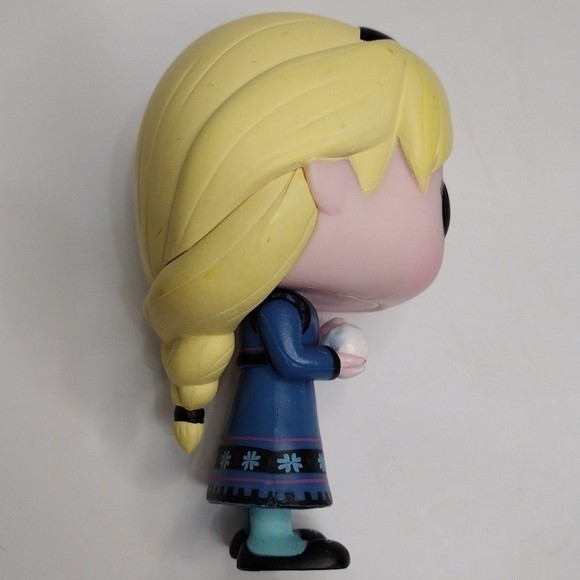 Funko POP Disney Frozen Young Elsa Action Figure - Picture 4 of 5